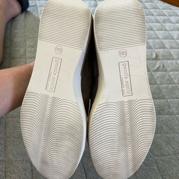 GENTLE SOULS Kenneth Cole 8.5 Gray Suede Leather Sneakers Excellent Cond - Picture 4 of 9